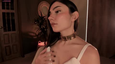 Snapshot of amyarmstrong chatting on 03.03.25 Amy Armstrong online show from 03.03.25