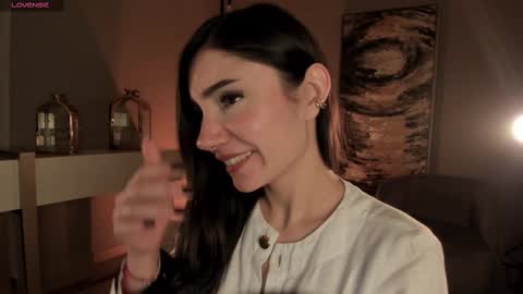 Snapshot of amyarmstrong chatting on 03.09.25 Amy Armstrong online show from 03.09.25