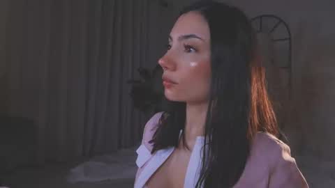 Snapshot of amyarmstrong chatting on 09.09.25 Amy Armstrong online show from 09.09.25