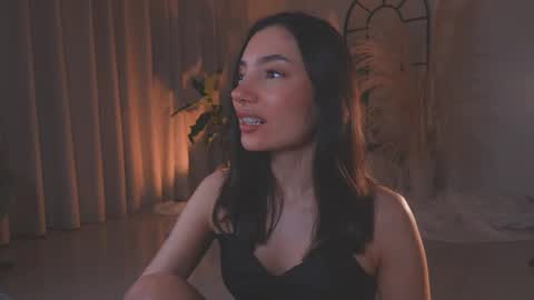 Snapshot of amyarmstrong chatting on 09.18.25 Amy Armstrong online show from 09.18.25