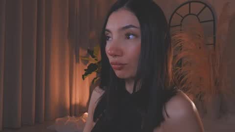 Snapshot of amyarmstrong chatting on 09.20.25 Amy Armstrong online show from 09.20.25