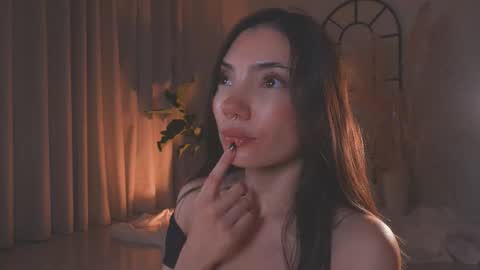 Snapshot of amyarmstrong chatting on 09.21.25 Amy Armstrong online show from 09.21.25