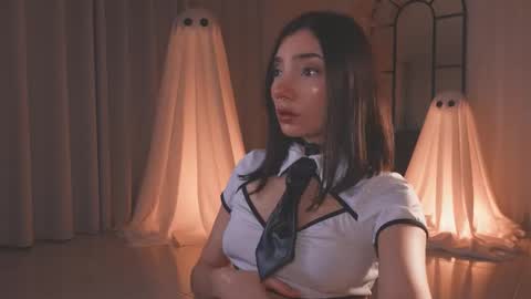 Snapshot of amyarmstrong chatting on 10.13.25 Amy Armstrong online show from 10.13.25