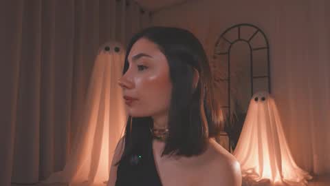 Snapshot of amyarmstrong chatting on 10.15.25 Amy Armstrong online show from 10.15.25