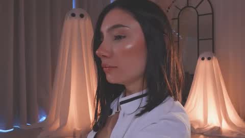 Snapshot of amyarmstrong chatting on 10.18.25 Amy Armstrong online show from 10.18.25