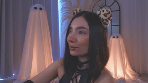 Snapshot of amyarmstrong chatting on 10.22.25 Amy Armstrong online show from 10.22.25