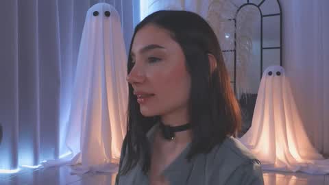 Snapshot of amyarmstrong chatting on 10.25.25 Amy Armstrong online show from 10.25.25