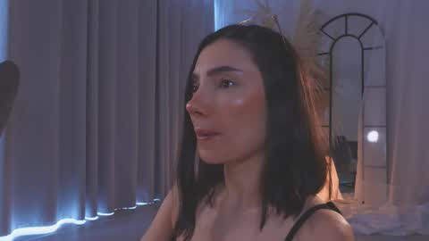 Snapshot of amyarmstrong chatting on 11.06.25 Amy Armstrong online show from 11.06.25