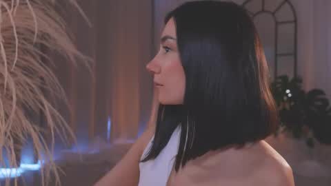 Snapshot of amyarmstrong chatting on 11.11.25 Amy Armstrong online show from 11.11.25