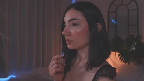 Snapshot of amyarmstrong chatting on 11.12.25 Amy Armstrong online show from 11.12.25