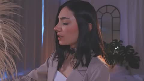 Snapshot of amyarmstrong chatting on 11.13.25 Amy Armstrong online show from 11.13.25