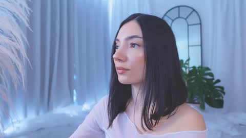 Snapshot of amyarmstrong chatting on 11.21.25 Amy Armstrong online show from 11.21.25