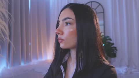 Snapshot of amyarmstrong chatting on 11.23.25 Amy Armstrong online show from 11.23.25