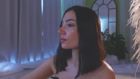 Snapshot of amyarmstrong chatting on 12.04.25 Amy Armstrong online show from 12.04.25