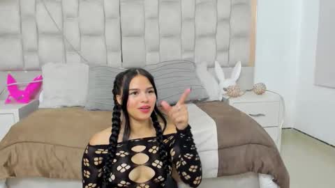 Amy Cortes online show from 11.29.25