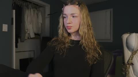 Snapshot of amyjj chatting on 10.26.25 Amy online show from 10.26.25