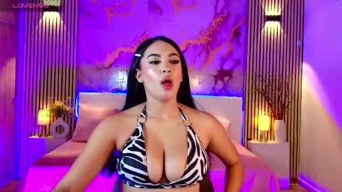 Snapshot of amyjohnsonn chatting on 06.22.26 amyjohnsonn online show from 06.22.26