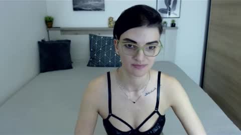 Snapshot of amylexy chatting on 01.06.25 Hi there guys  My pleasure in your hands  pvt is open online show from 01.06.25