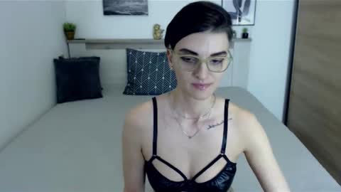 Snapshot of amylexy chatting on 01.06.25 Hi there guys  My pleasure in your hands  pvt is open online show from 01.06.25