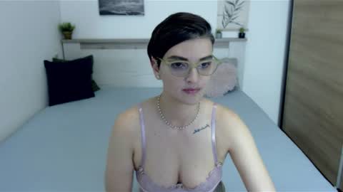 Hi there guys  My pleasure in your hands  pvt is open online show from 07.18.26