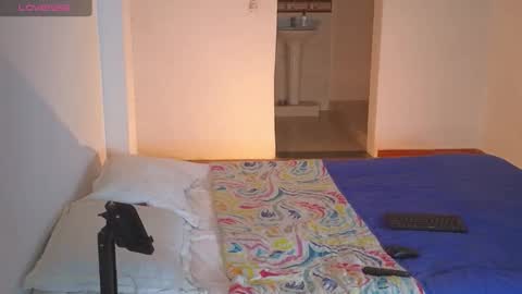 Snapshot of amymonroee chatting on 11.06.25 Amy Monroe online show from 11.06.25