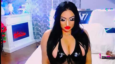 Snapshot of amyrarosera chatting on 10.10.25 Alimoonyia online show from 10.10.25