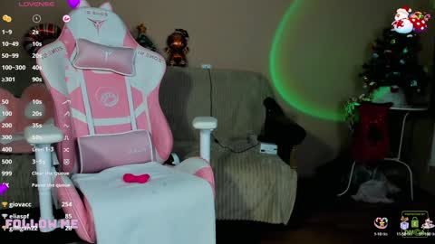 Snapshot of amyrose69 chatting on 12.25.24 Amy Rose online show from 12.25.24