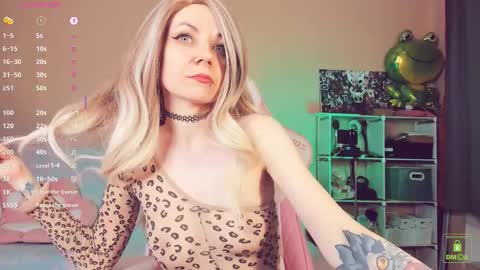 Snapshot of amyrose69 chatting on 11.26.25 Amy Rose online show from 11.26.25