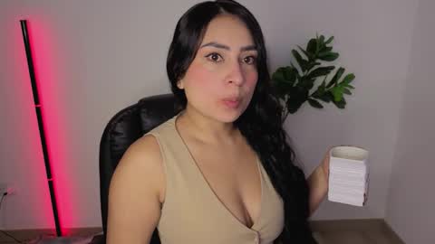 Snapshot of amyross1 chatting on 09.14.25 Aleja  online show from 09.14.25