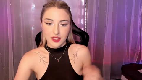 Snapshot of amyvilvet chatting on 01.17.26 amyvilvet online show from 01.17.26