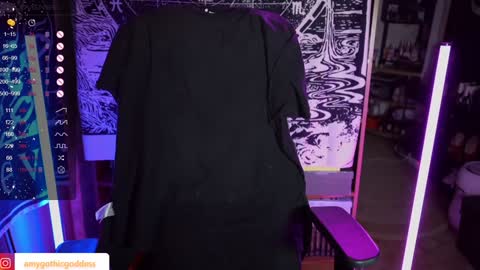 Snapshot of amywhitenessxx chatting on 01.22.25 Amy switch Goddess divine Mistress online show from 01.22.25