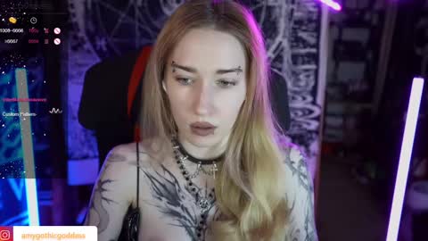 Snapshot of amywhitenessxx chatting on 03.01.25 Amy switch Goddess divine Mistress online show from 03.01.25