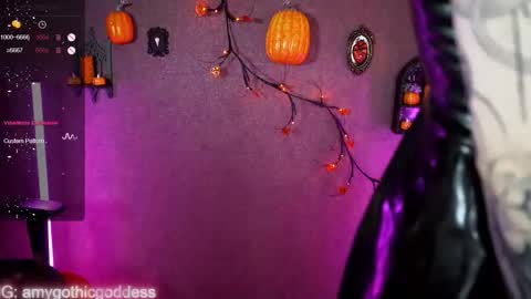 Snapshot of amywhitenessxx chatting on 10.18.25 Amy switch Goddess divine Mistress online show from 10.18.25