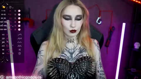 Snapshot of amywhitenessxx chatting on 11.21.25 Amy switch Goddess divine Mistress online show from 11.21.25