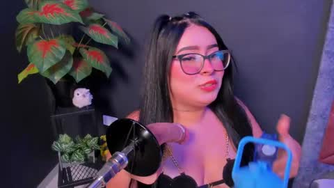 amywhitte_ online show from 07.04.26