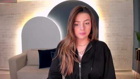 Snapshot of amywoods chatting on 01.06.25    online show from 01.06.25