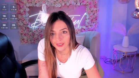 Snapshot of amywoods chatting on 01.11.25    online show from 01.11.25