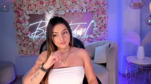 Snapshot of amywoods chatting on 01.12.25    online show from 01.12.25