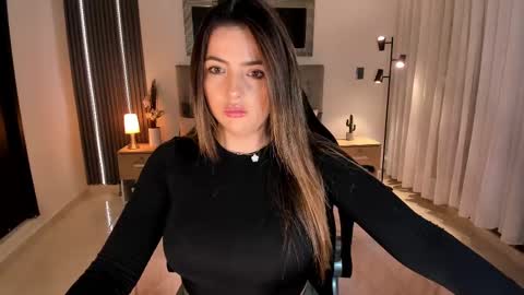 Snapshot of amywoods chatting on 02.18.25    online show from 02.18.25