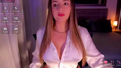 Snapshot of amywoods chatting on 10.21.25    online show from 10.21.25