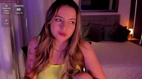 Snapshot of amywoods chatting on 10.25.25    online show from 10.25.25