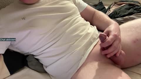 Snapshot of an0nym0us_usr chatting on 10.04.25 an0nym0us_usr online show from 10.04.25