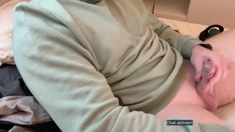 Snapshot of an0nym0us_usr chatting on 10.21.25 an0nym0us_usr online show from 10.21.25