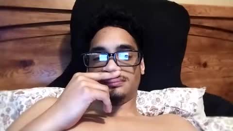 Snapshot of an377432 chatting on 03.04.25 an377432 online show from 03.04.25