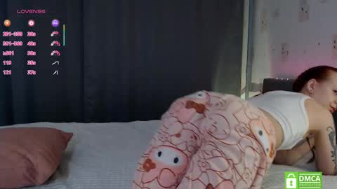 Snapshot of an_ross chatting on 03.06.25 Angelica online show from 03.06.25