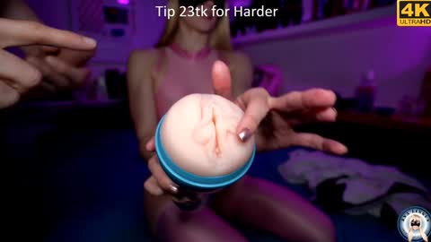 Snapshot of ana__lingus chatting on 03.08.26 Ana online show from 03.08.26