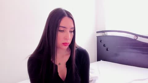 Snapshot of ana_castilo chatting on 01.11.25 Ana  IG an castillo 1 online show from 01.11.25