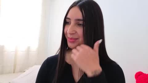 Snapshot of ana_castilo chatting on 10.20.25 Ana  IG an castillo 1 online show from 10.20.25