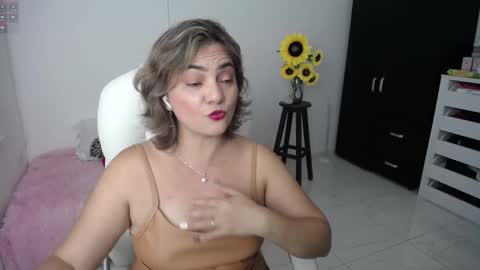 Snapshot of ana_hotmilf chatting on 02.10.25  Ana  online show from 02.10.25