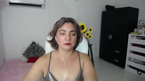 Snapshot of ana_hotmilf chatting on 02.19.25  Ana  online show from 02.19.25